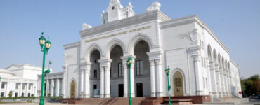 Будущие мастера театральной сцены Туркменистана сдали экзамен по режиссуре