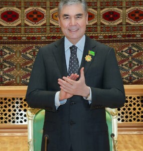 Глава Туркменистана намерен сосредоточиться на должности Председателя Халк Маслахаты