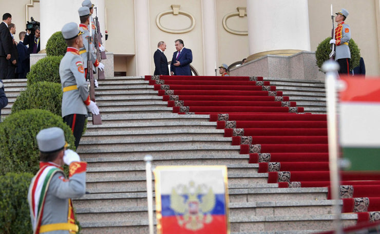 Путин планирует посетить Туркменистан после визита в Душанбе