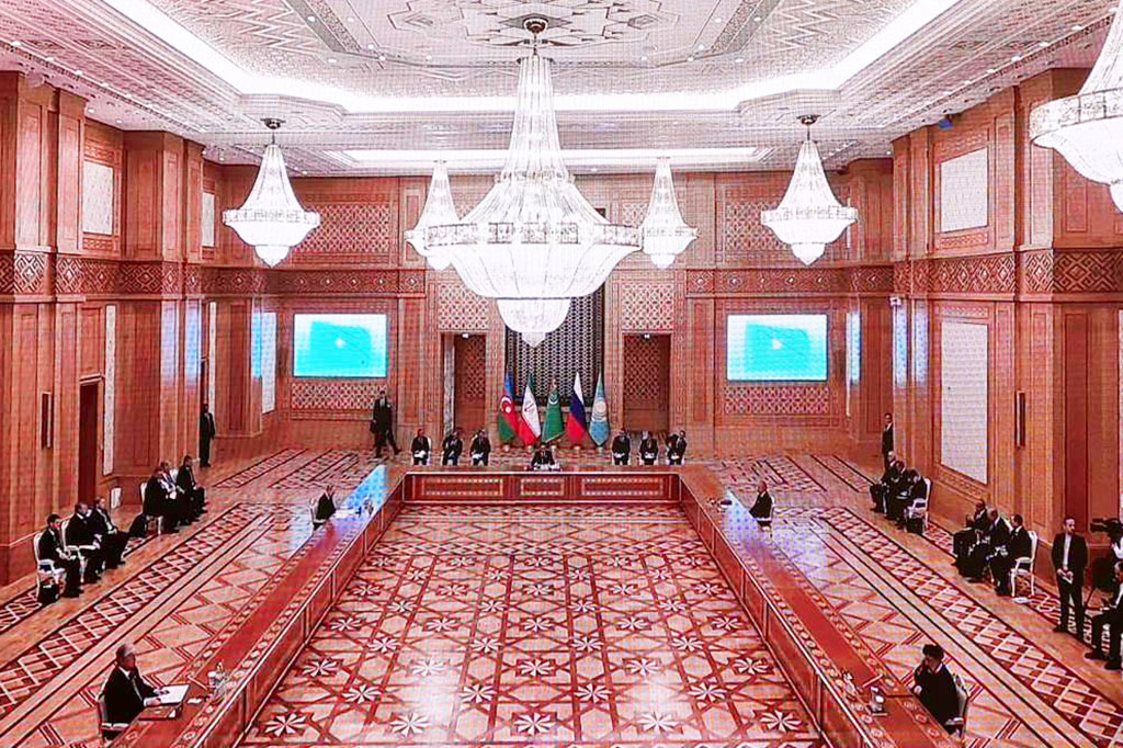 Саммит в Ашхабаде продолжается в расширенном формате