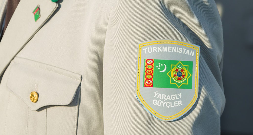 Президент Туркменистана наградил военнослужащих и сотрудников силовых структур