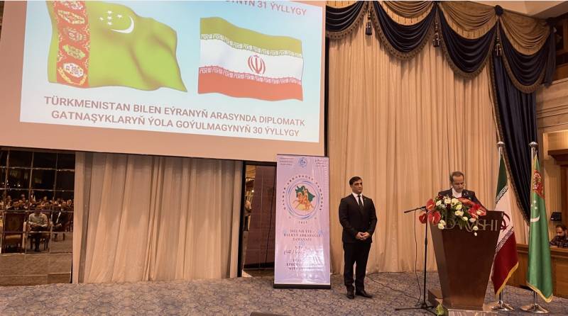 В Иране отметили 31-й годовщину независимости Туркменистана