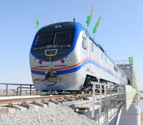 В Мары открыли железнодорожный мост через реку Каракум
