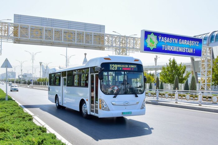 Стало известно расписание автобусов в Туркменистане в ночь с 31 декабря на 1 января