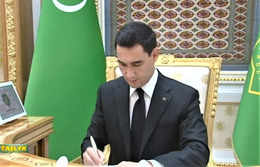 Президент Туркменистана подписал указ о создании суда города Аркадаг