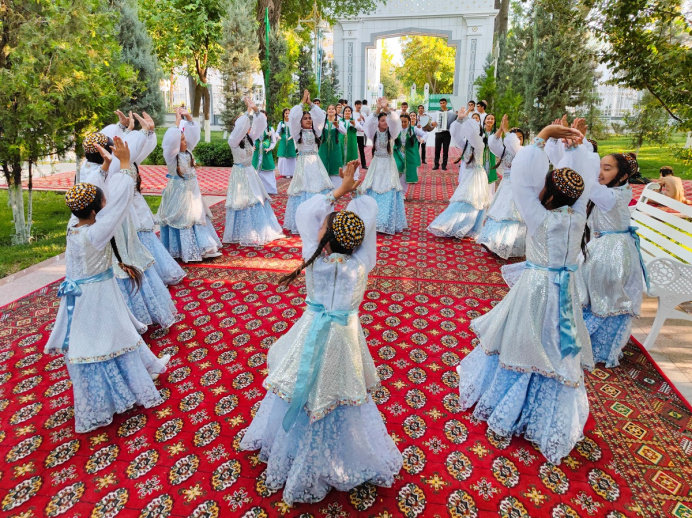 Туркменское поздравление с Днем Рождения