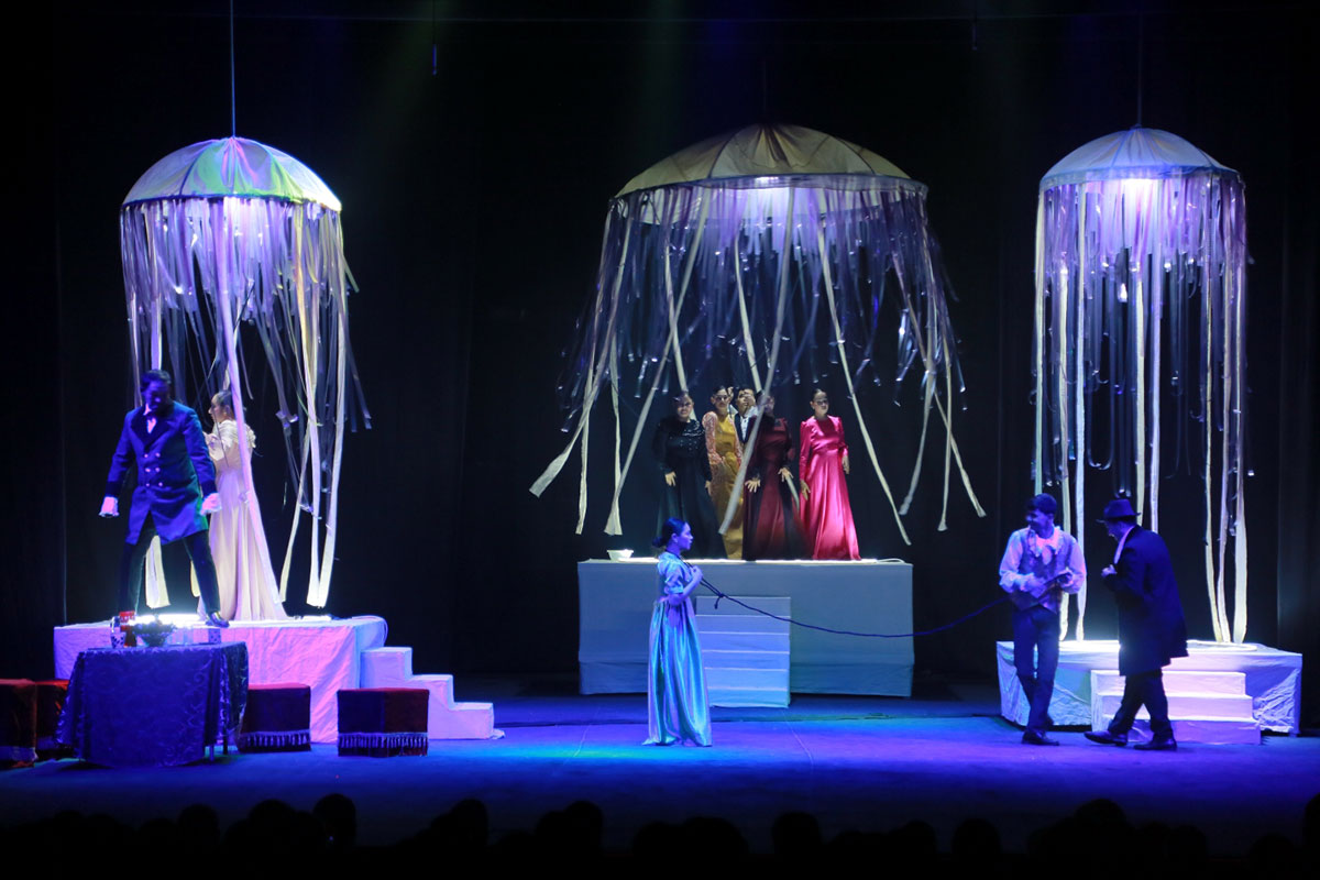 Туркменский театр представил премьеру спектакля «Güneş» по мотивам поэмы Эдгара По