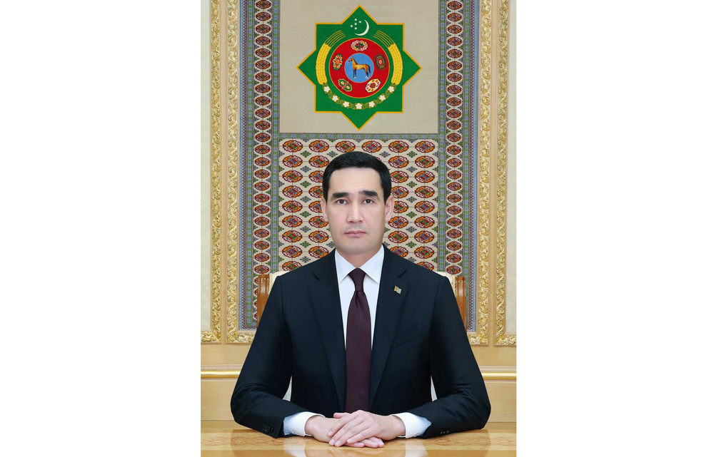 Президент Туркменистана поздравил румынского коллегу с национальным праздником